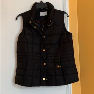 Black puffer vest